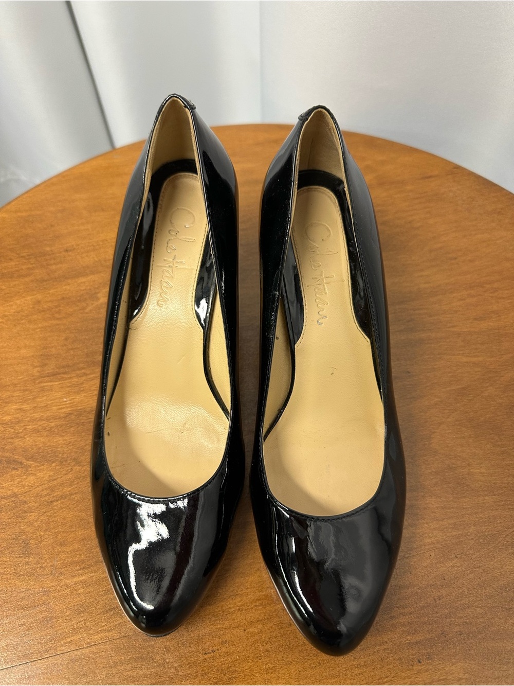 Cole Haan Black Patent Leather Round-Toe heels size 6.5